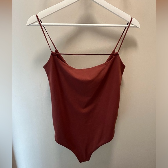 Abercrombie & Fitch double layered seamless strappy bodysuit - Picture 3 of 6